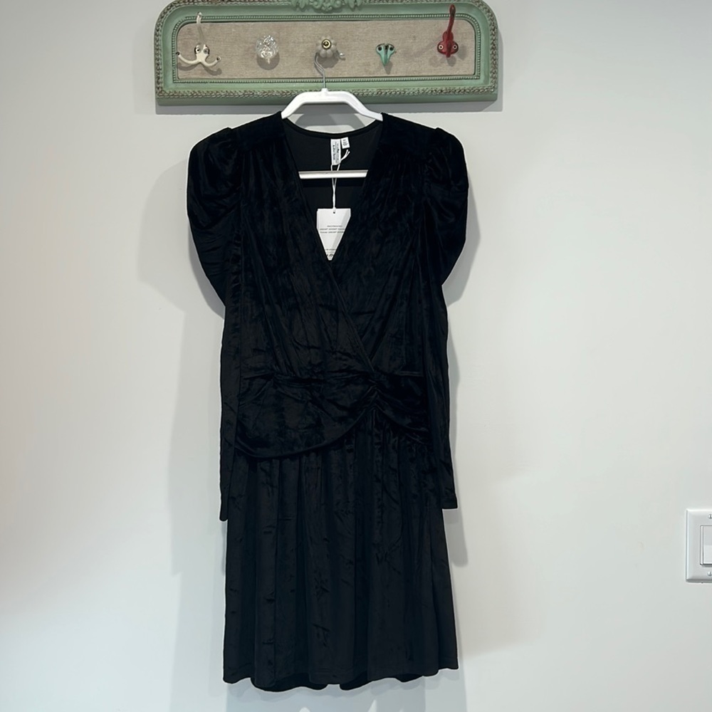 And other stories velvet puff long sleeve V-neck, mini dress black new w/tags 6
